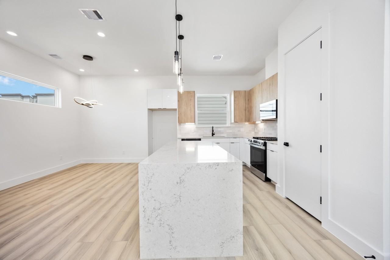 6735 Peerless Street - BUnit B #B - Photo 2 of 10