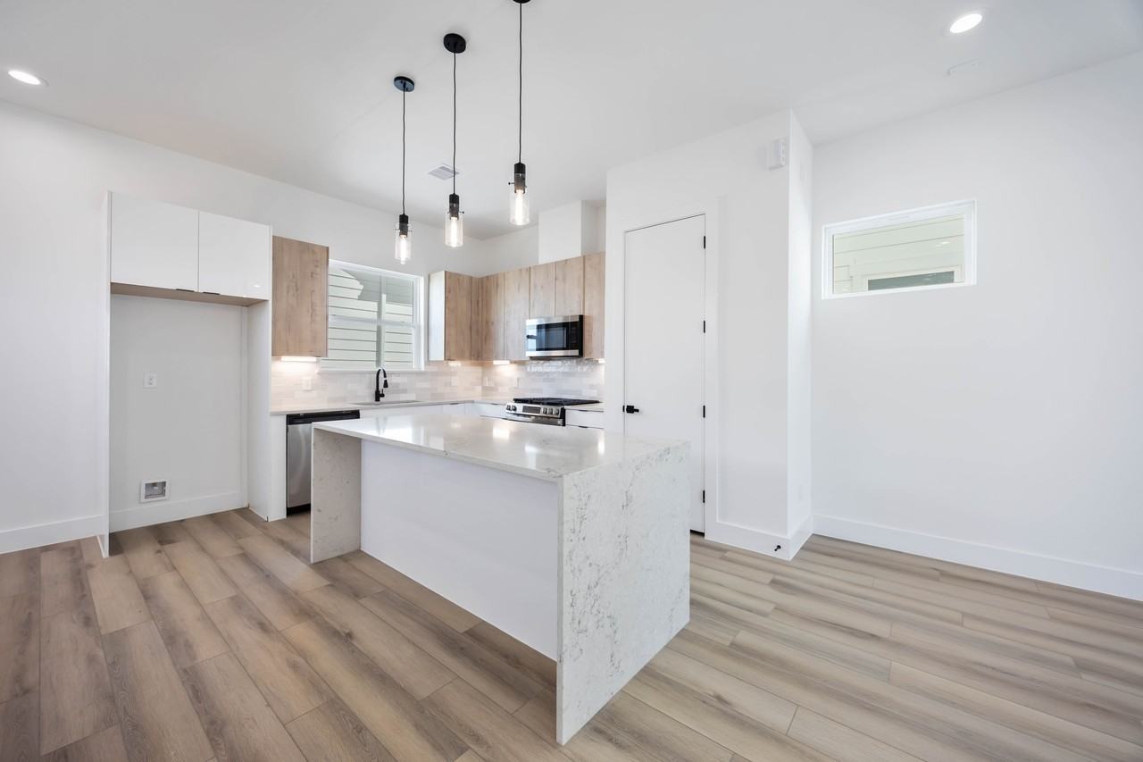 6735 Peerless Street - BUnit B #B - Photo 3 of 10