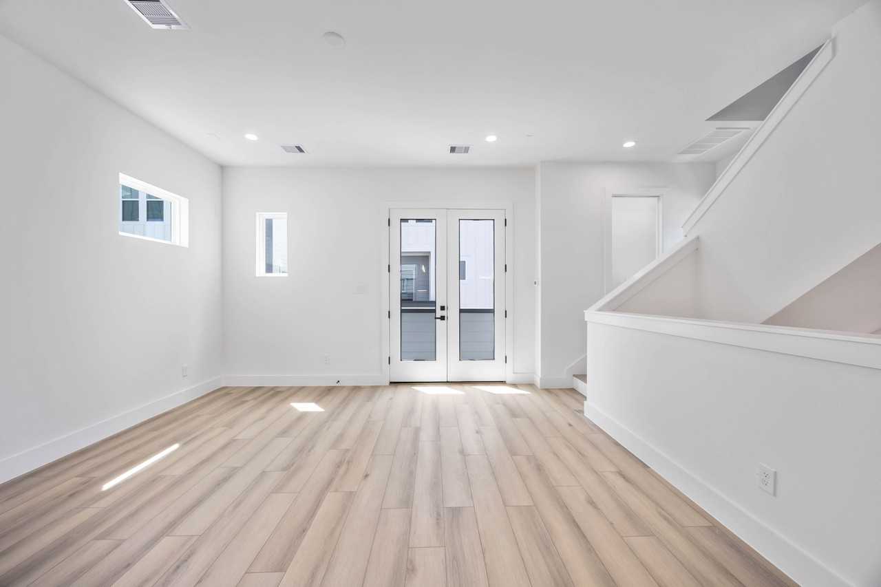 6735 Peerless Street - BUnit B #B - Photo 4 of 10