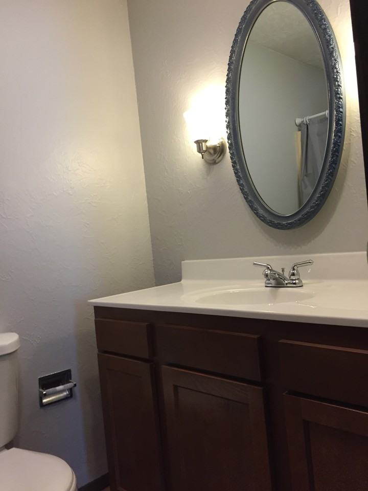 805 Illini Avenue #B - Photo 5 of 5