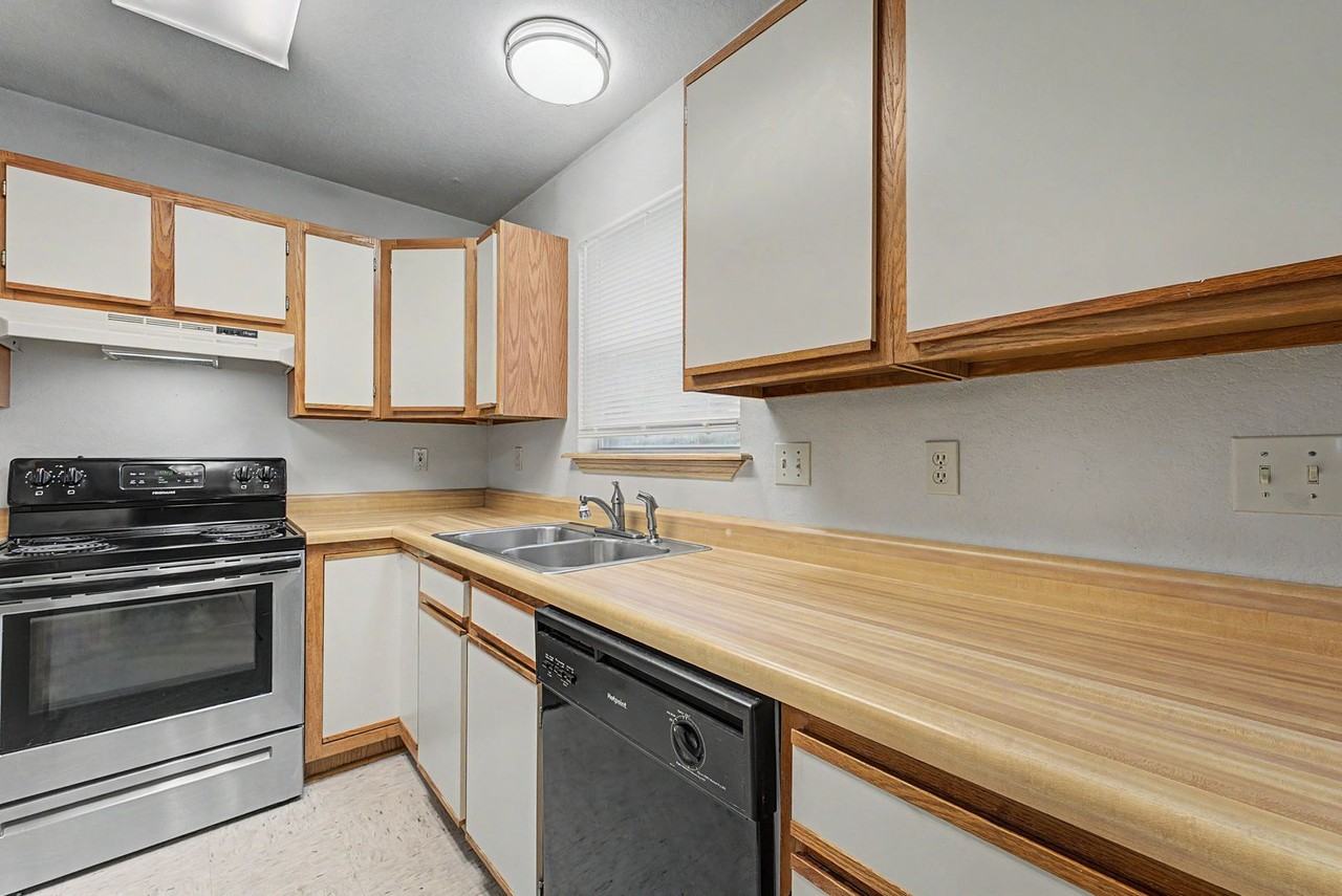1366 E Sequoyah Ct - Photo 3 of 20