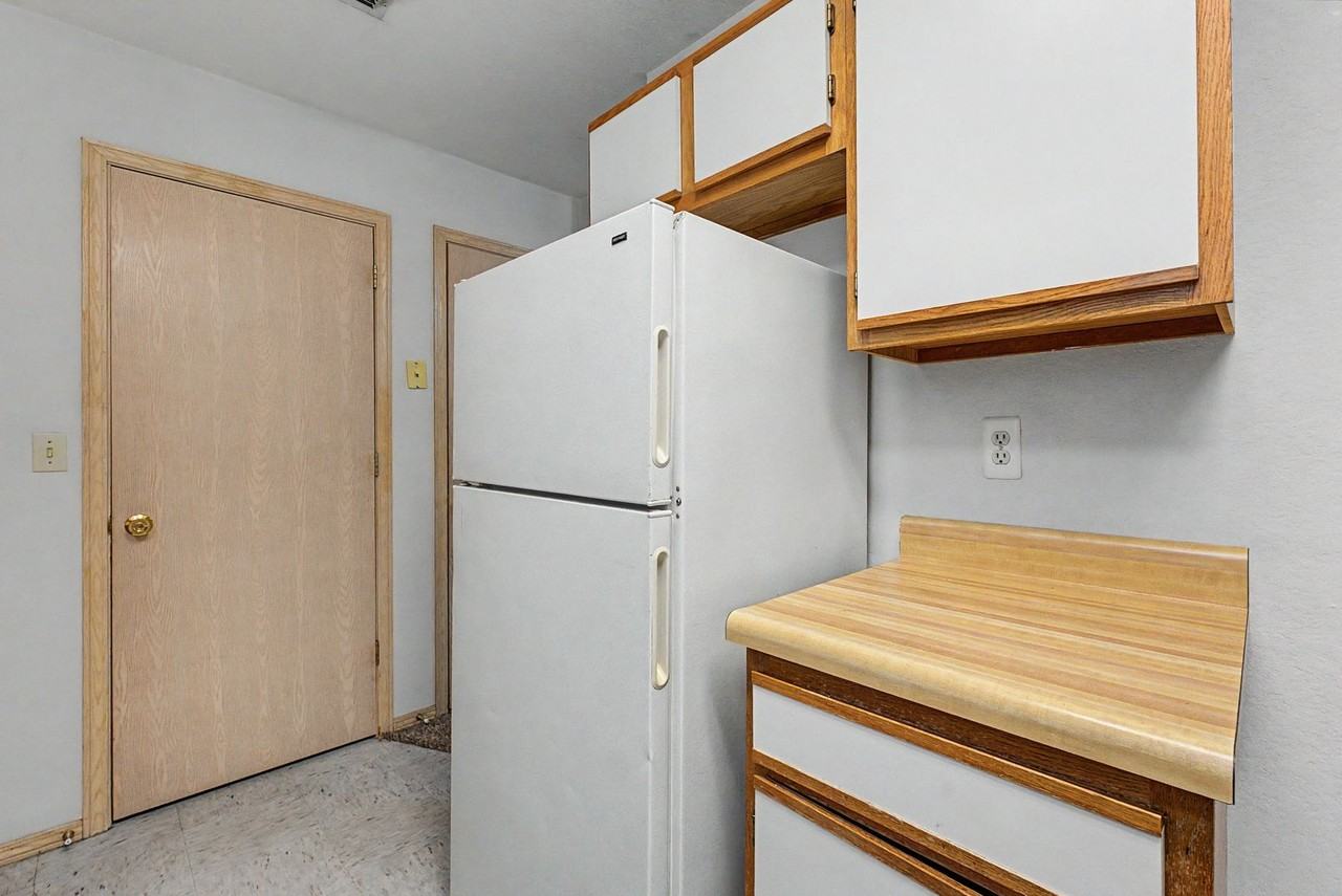 1366 E Sequoyah Ct - Photo 6 of 20