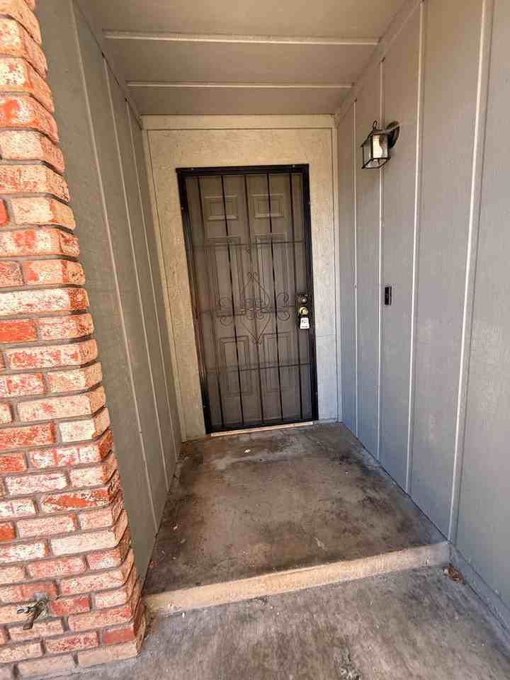 2816 Windsong Ave - Photo 3 of 33