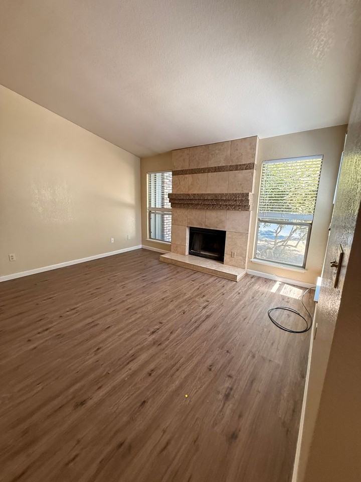 2816 Windsong Ave - Photo 6 of 33