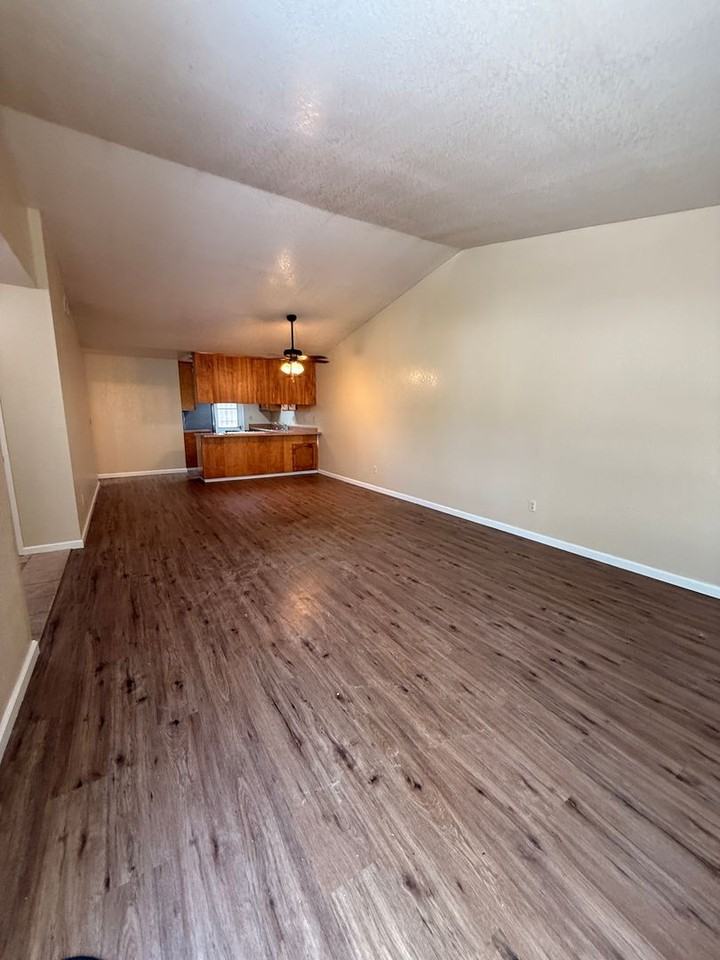 2816 Windsong Ave - Photo 7 of 33
