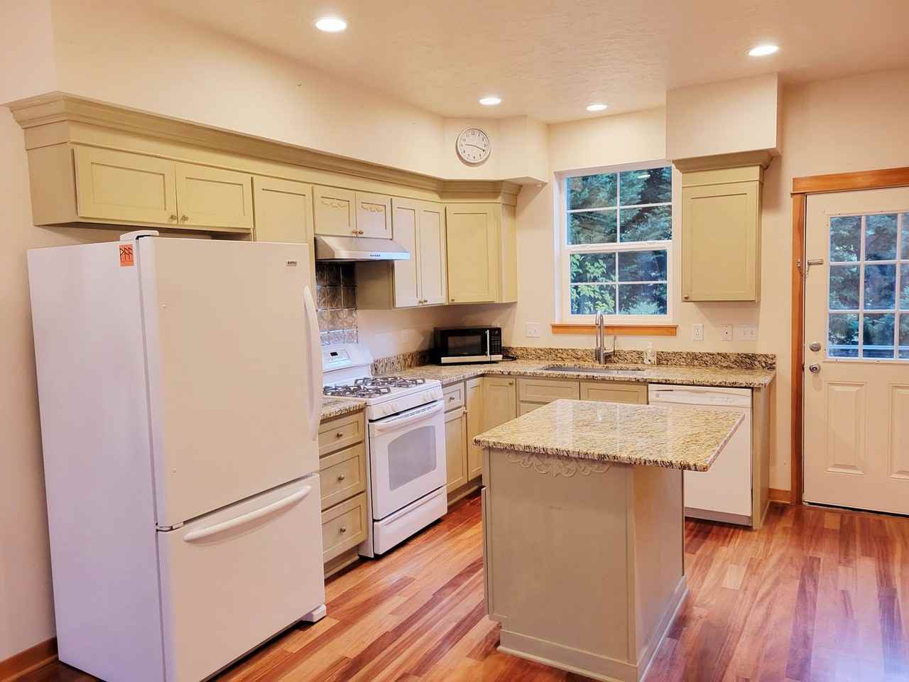 19434 Scoter Ln Ne - Photo 4 of 22