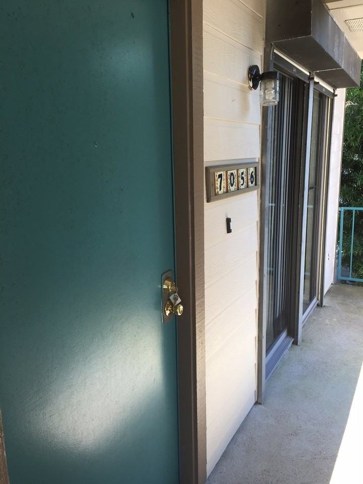 7056 N Holiday Dr - Photo 4 of 14