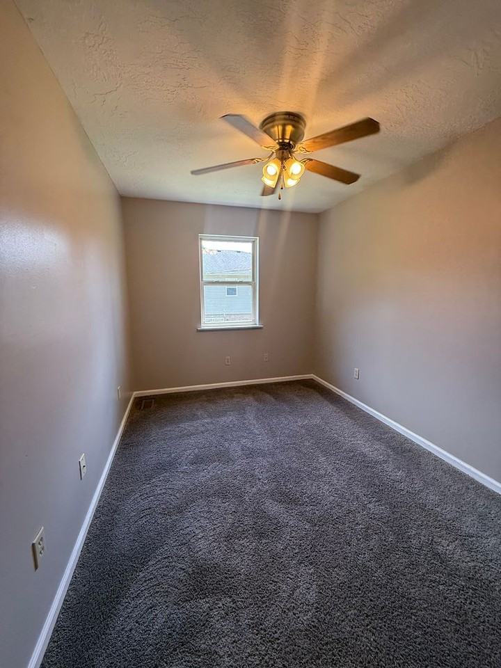 154 W Peach St Apt C4 #C4 - Photo 7 of 10
