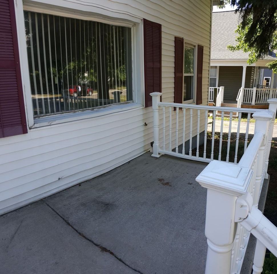 119 N Center St - Photo 2 of 13