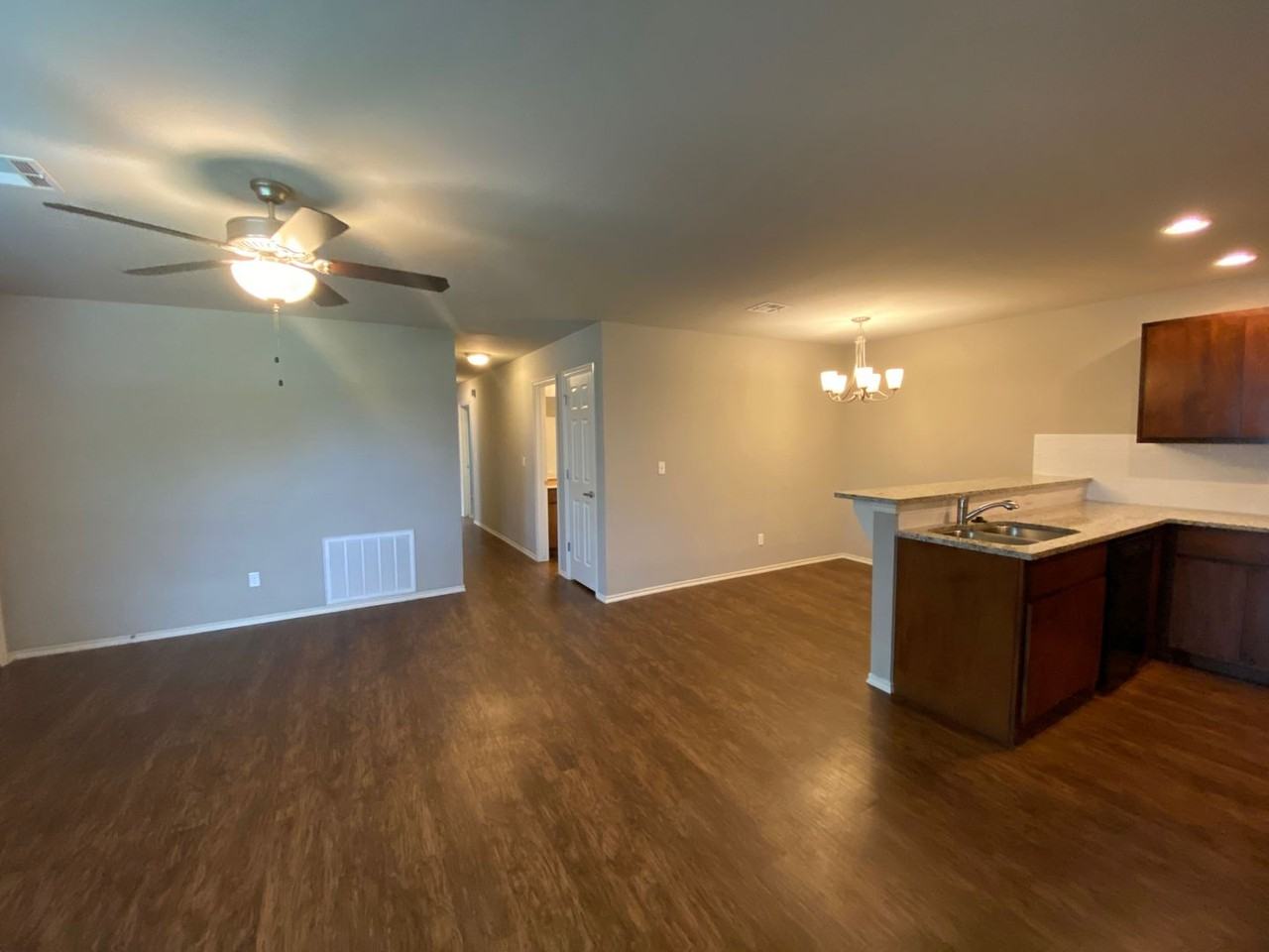 793 Sw 13th St - Photo 2 of 25