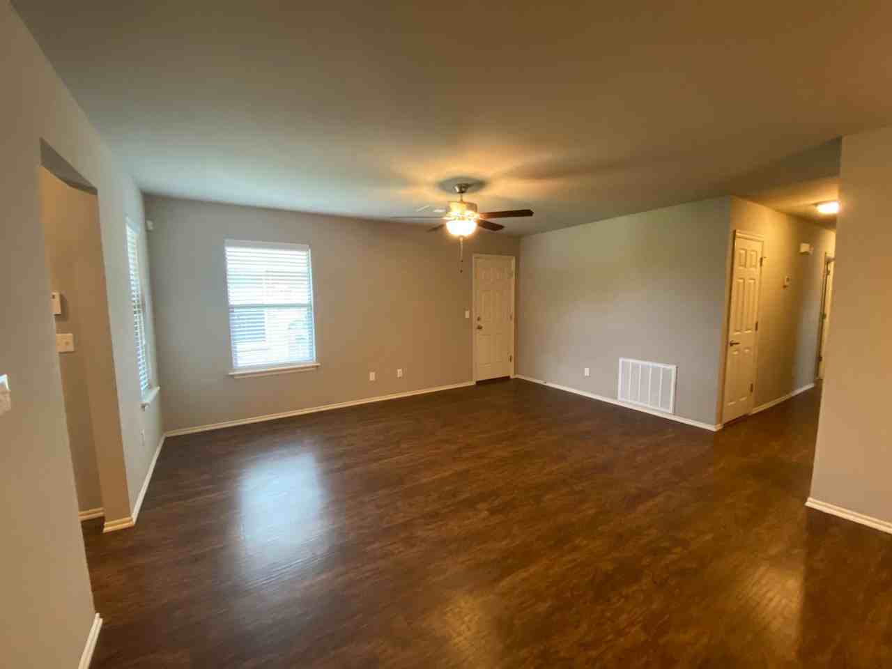793 Sw 13th St - Photo 3 of 25