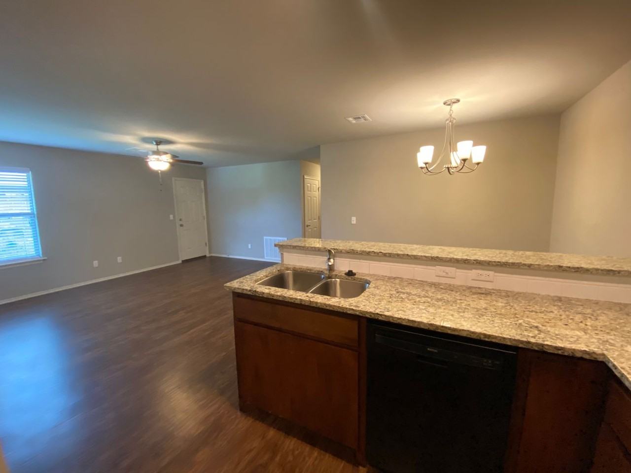 793 Sw 13th St - Photo 7 of 25