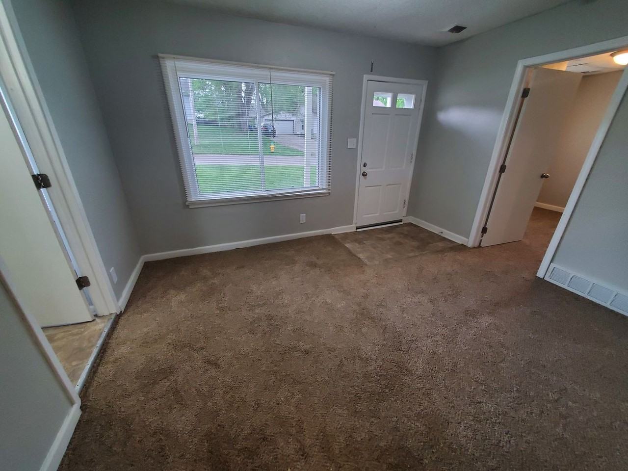 215 Leland Ave - Photo 2 of 17