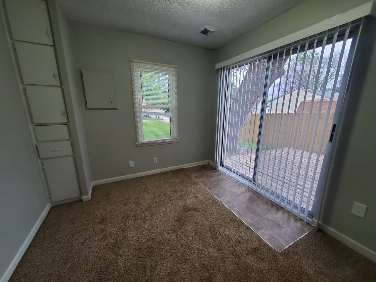 215 Leland Ave - Photo 7 of 17