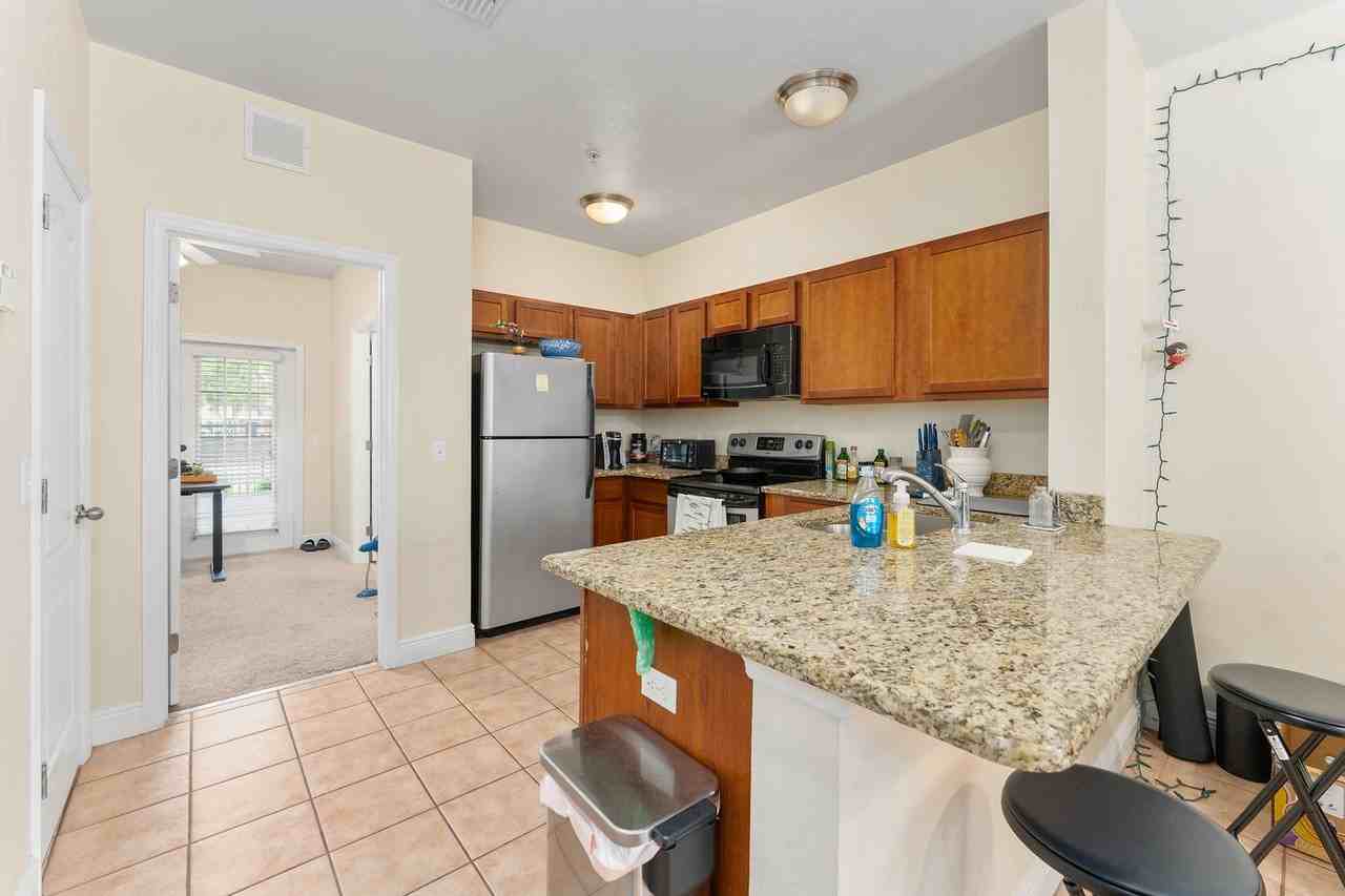 2980 Sw 35th Pl - Photo 2 of 23
