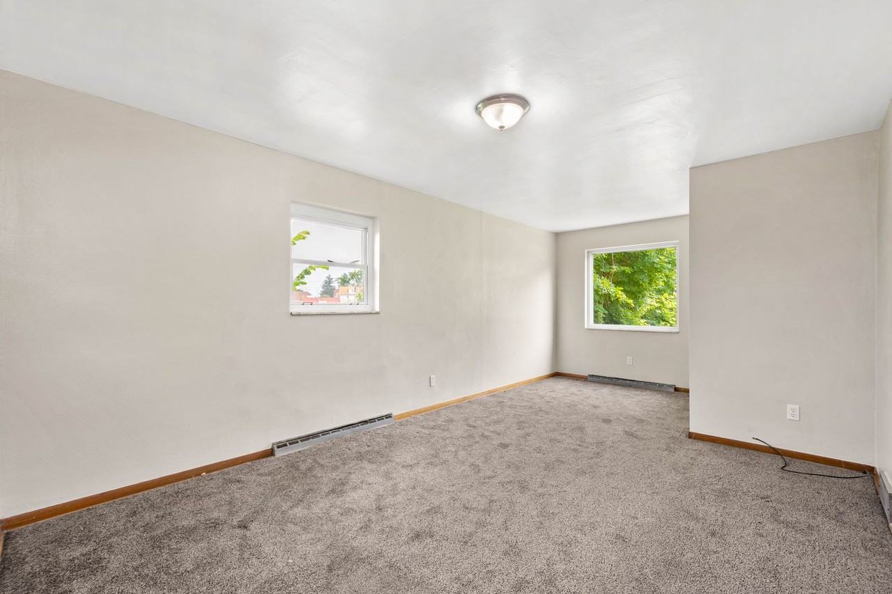 447 Elm Rd - Photo 4 of 18