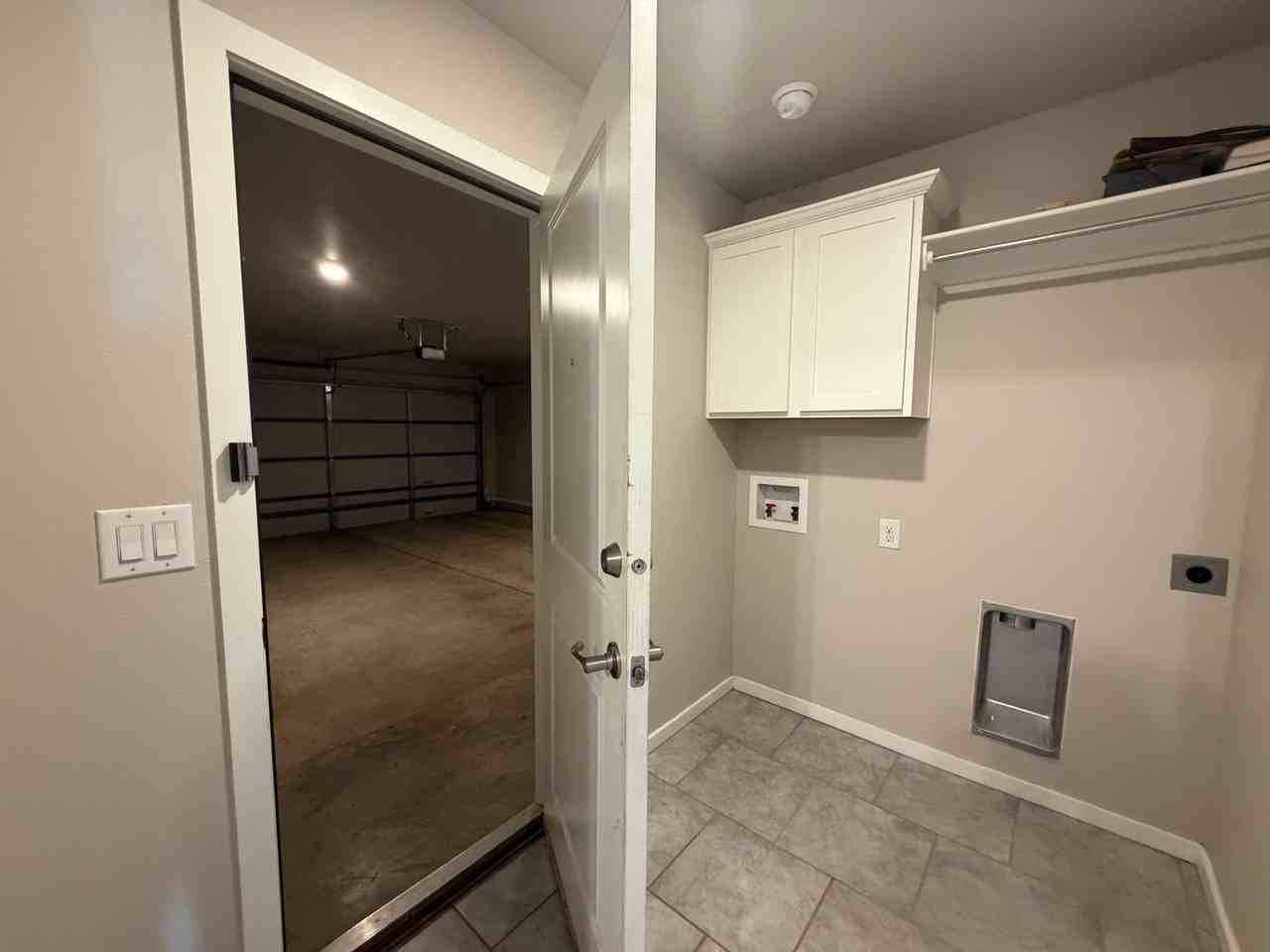 10424 Xenia Ave - Photo 7 of 33