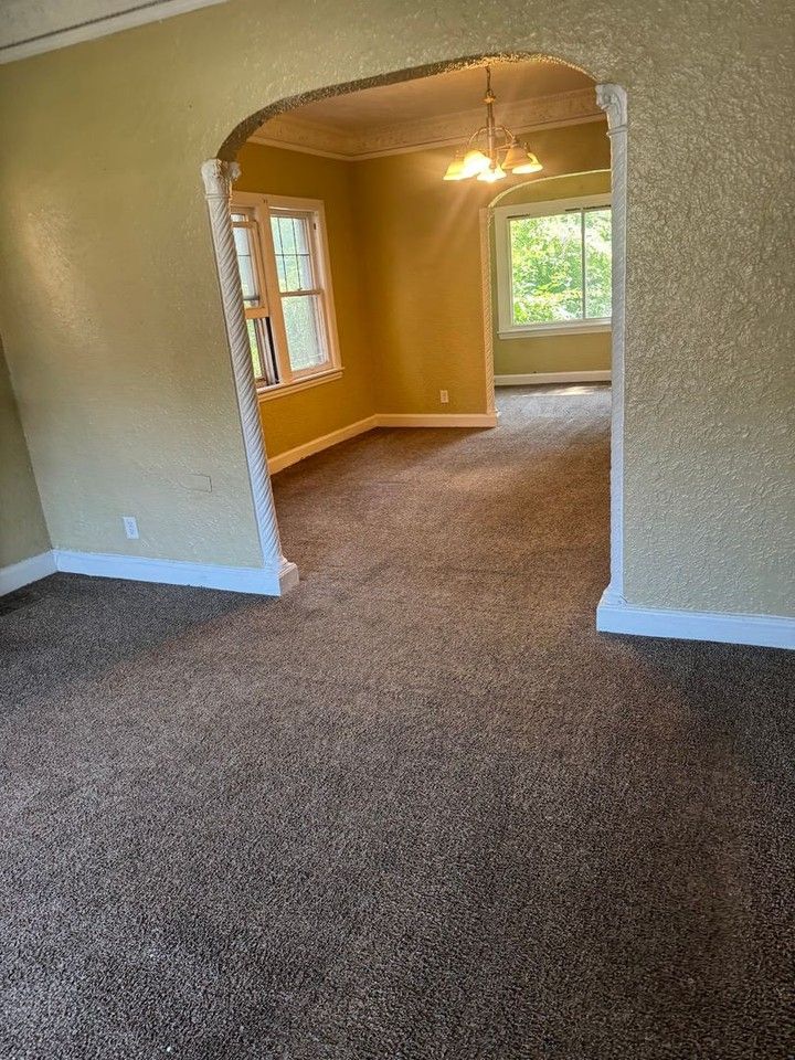 16230 Cherrylawn St - Photo 3 of 8