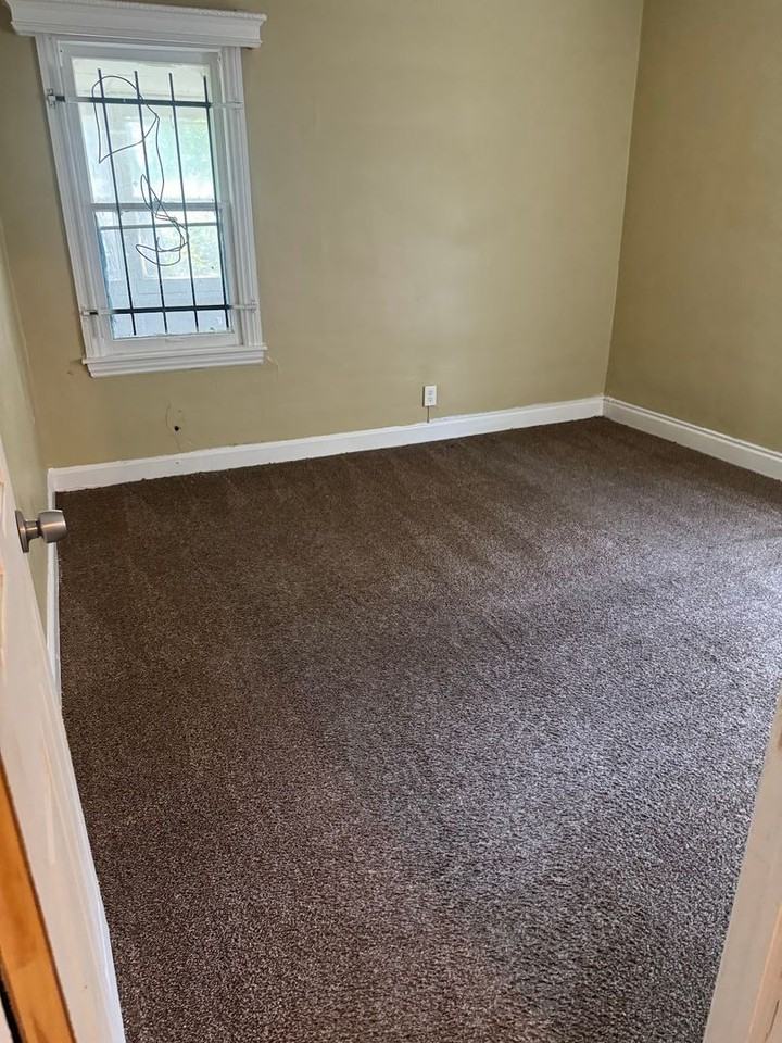 16230 Cherrylawn St - Photo 7 of 8
