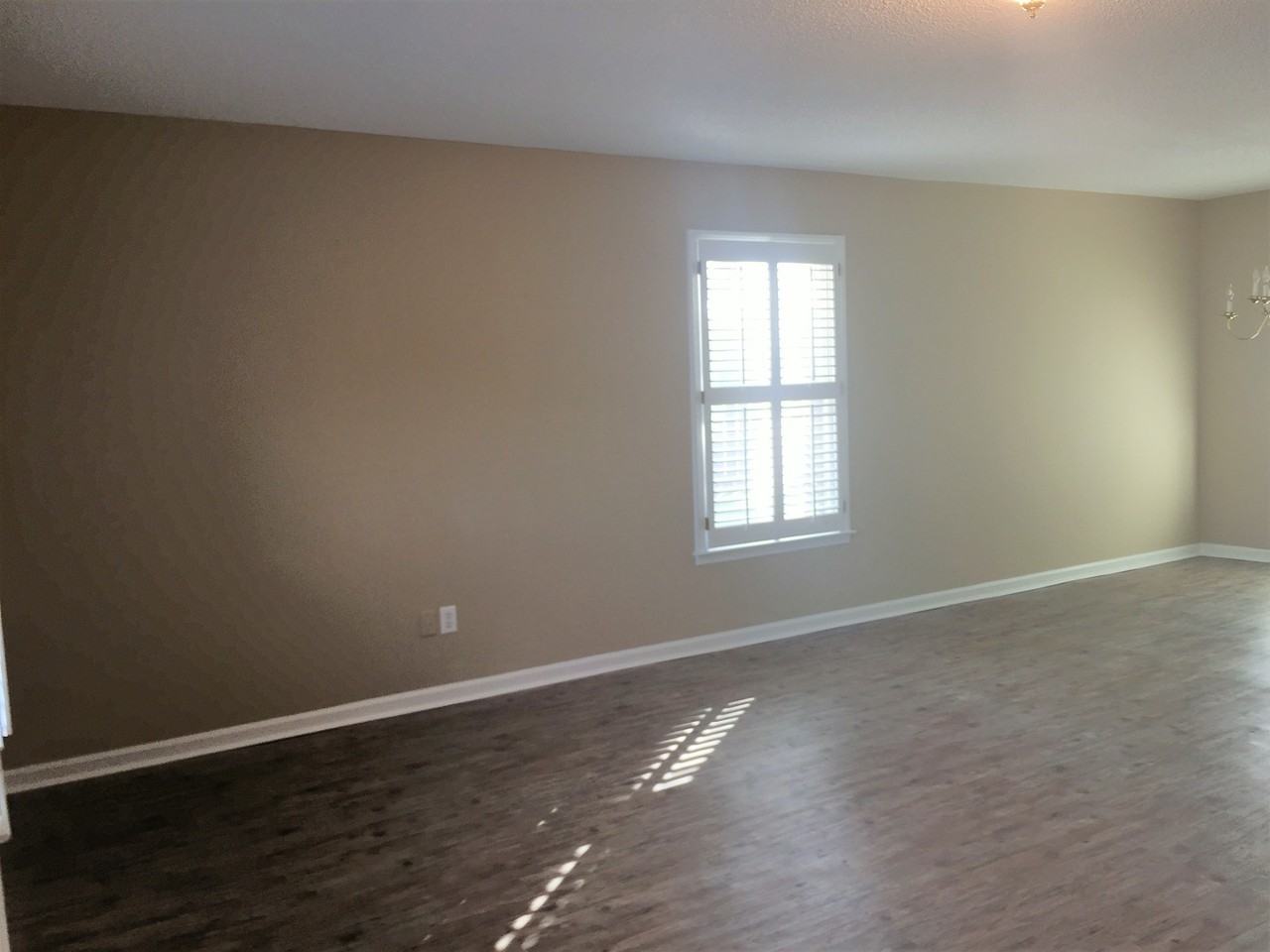 49 49 Somerset - Photo 4 of 12