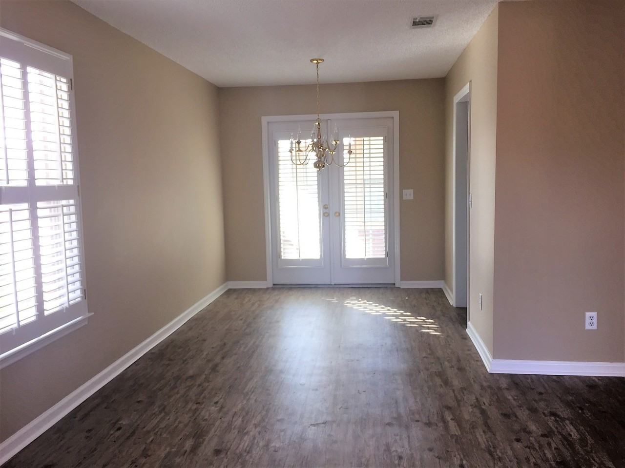 49 49 Somerset - Photo 5 of 12