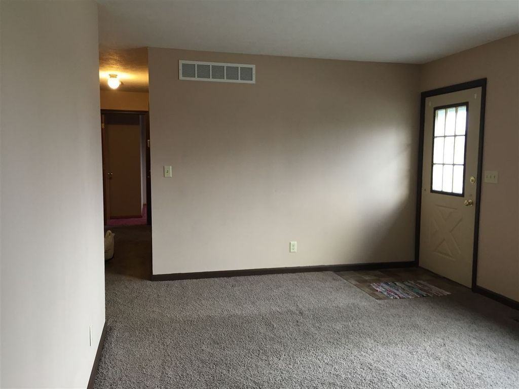 509 Bayberry Dr - Photo 4 of 12