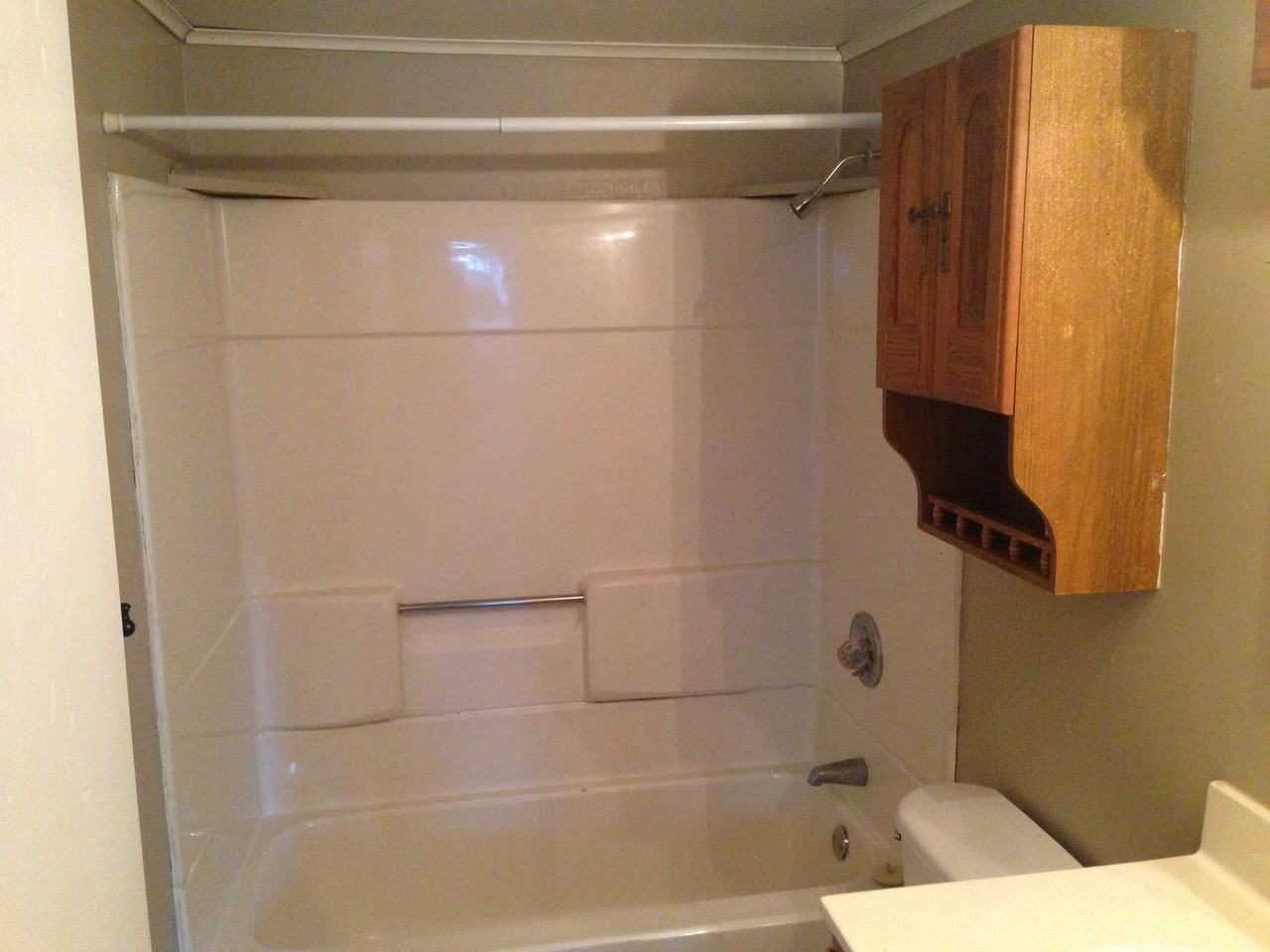 906 Eastwich Dr - Photo 5 of 9