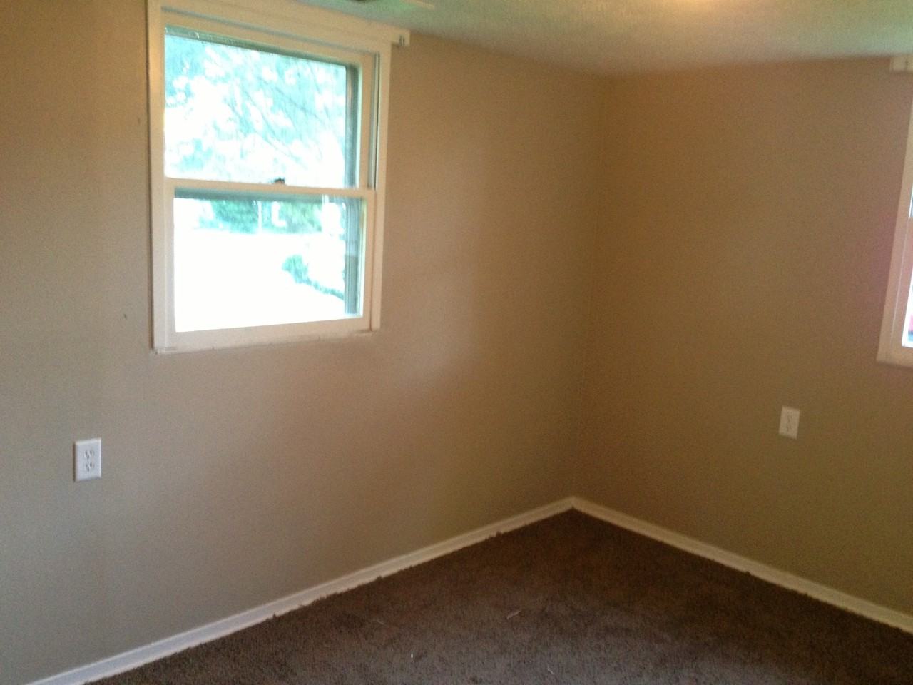 906 Eastwich Dr - Photo 6 of 9