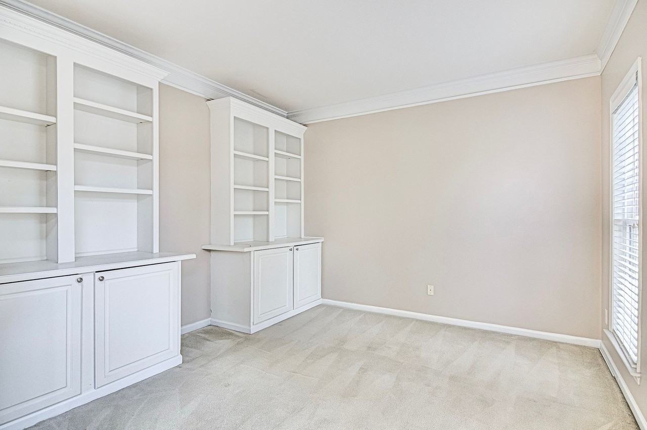 17005 Hampton Trace Rd - Photo 2 of 16