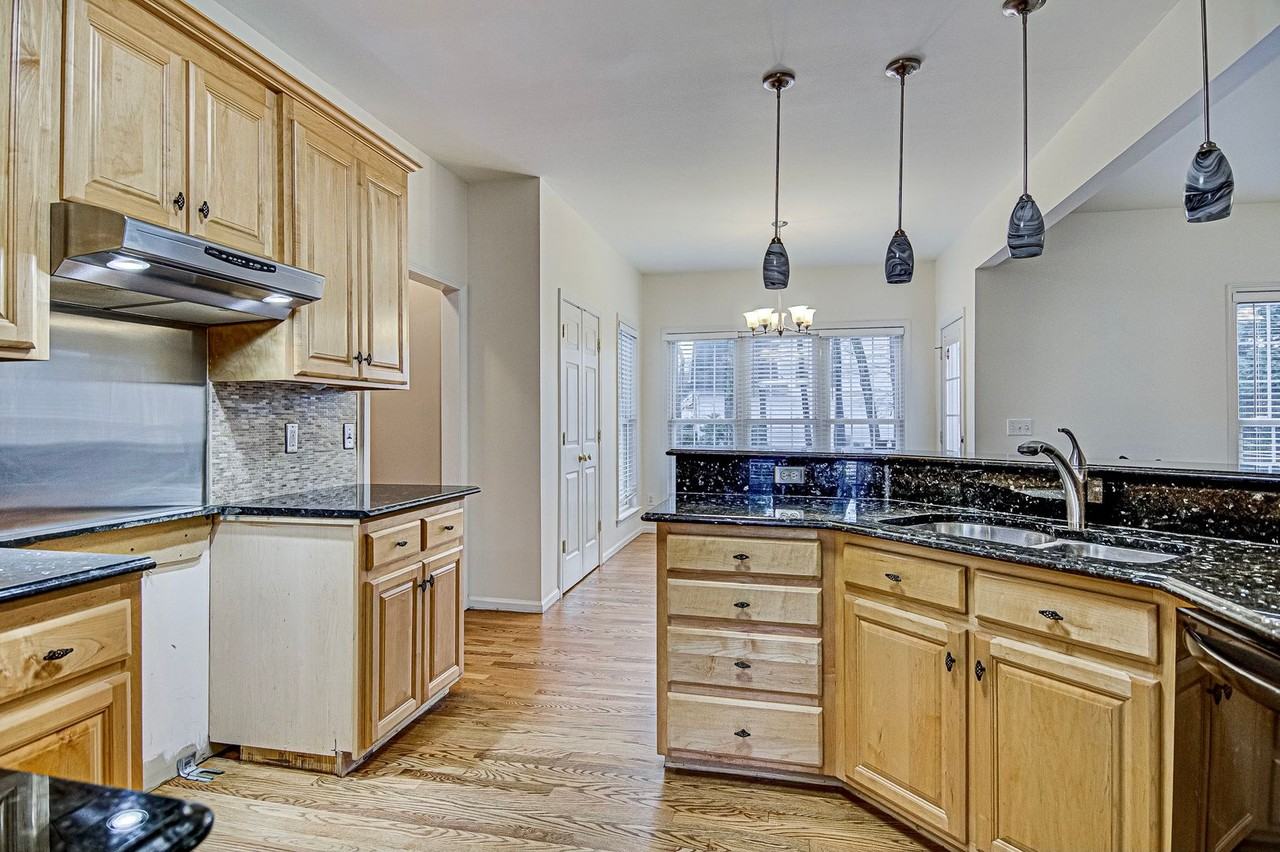 17005 Hampton Trace Rd - Photo 4 of 16