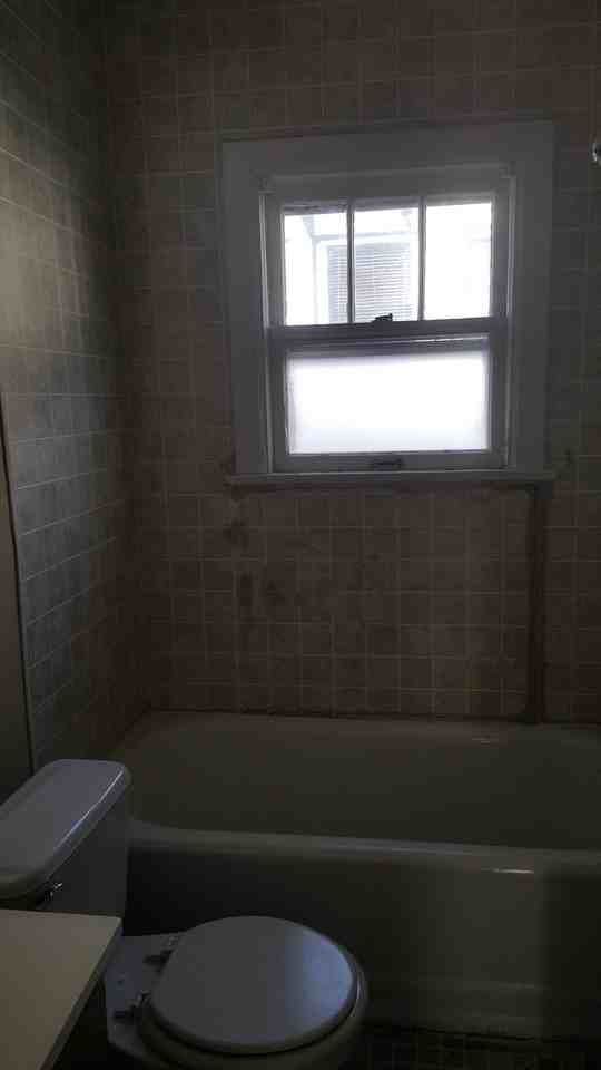 122 N Sedgwick St - Photo 3 of 9
