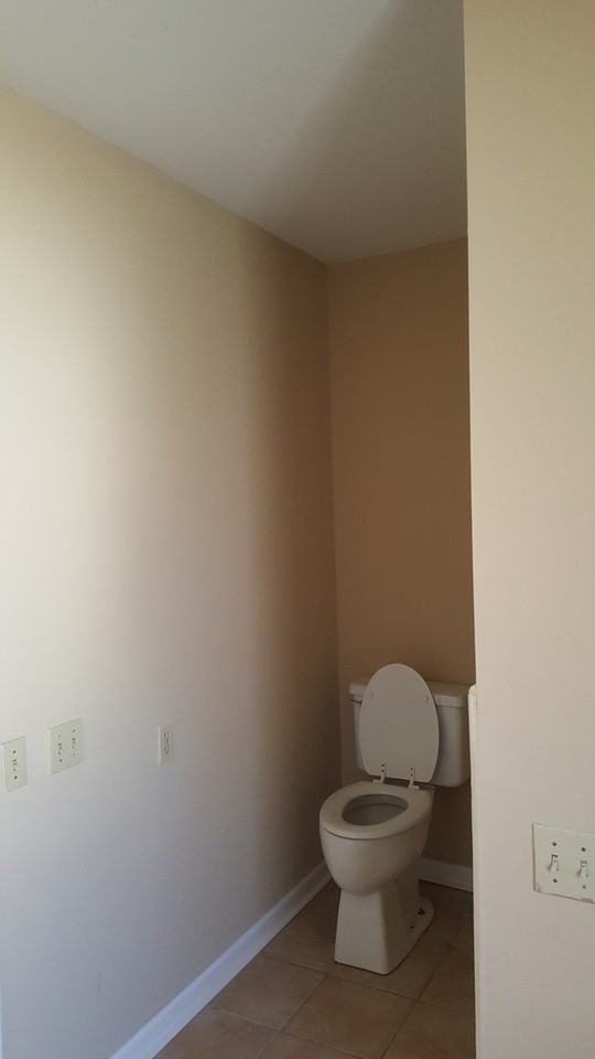 122 N Sedgwick St - Photo 4 of 9