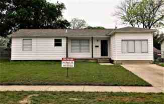 1100 Estes Dr - Photo 1 of 1