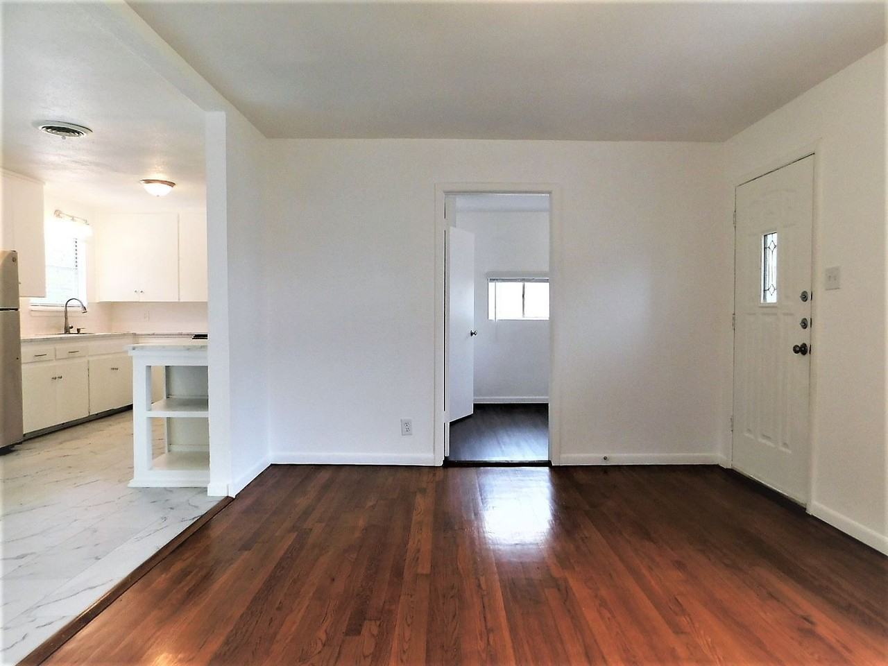 1100 Estes Dr - Photo 3 of 22