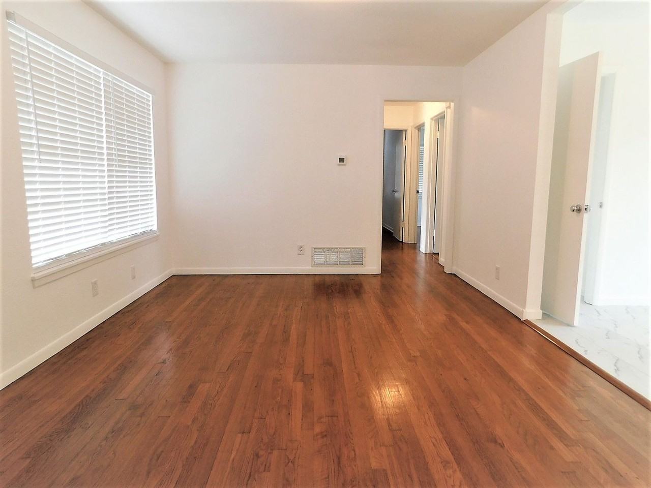 1100 Estes Dr - Photo 4 of 22