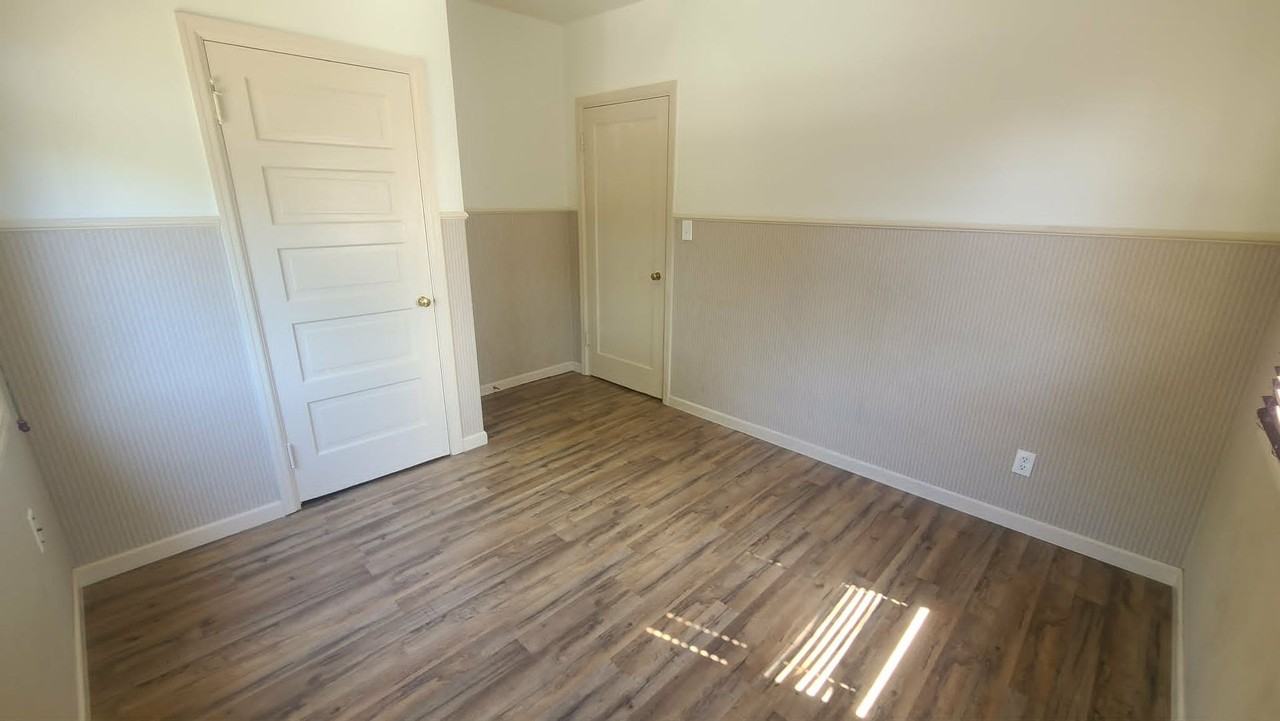 604 W Hays St #A - Photo 6 of 8