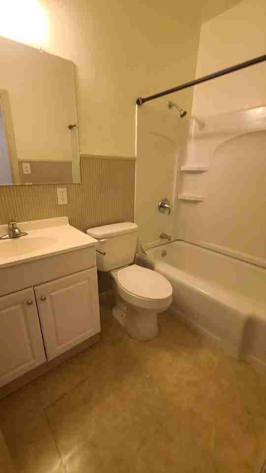 604 W Hays St #A - Photo 7 of 8