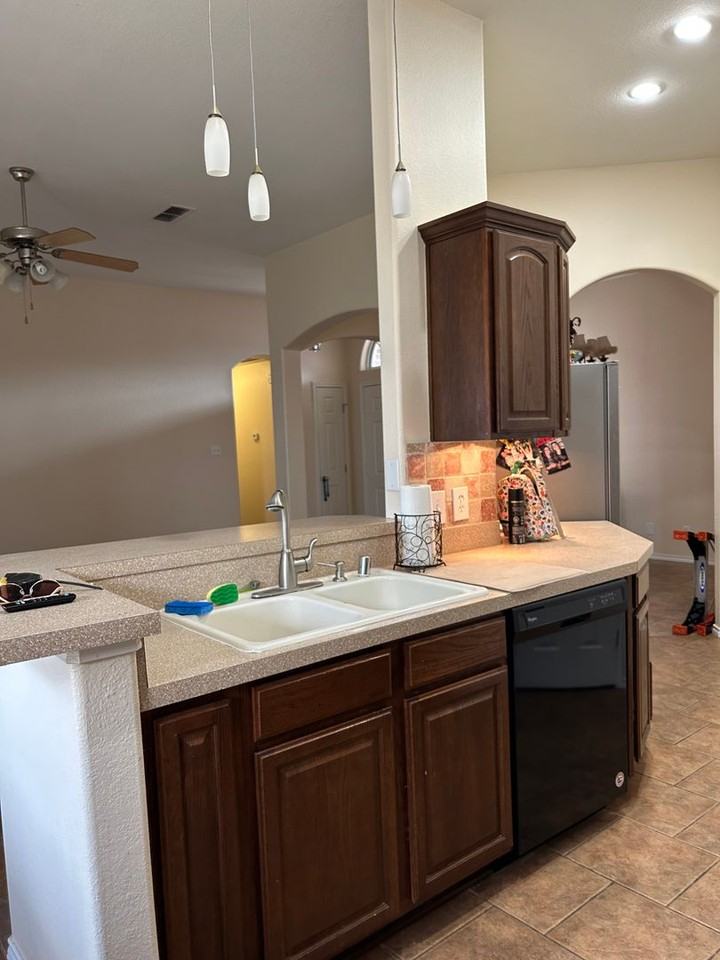 6911 Stonegate Dr - Photo 2 of 18