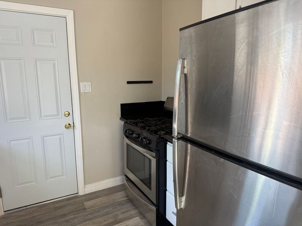 522 N Ditmar St - Photo 5 of 11