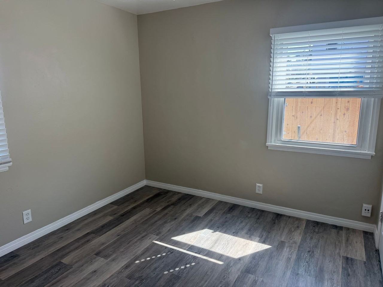 522 N Ditmar St - Photo 7 of 11