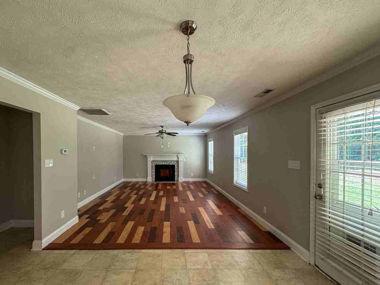 111 Whistling Pines Dr - Photo 4 of 32