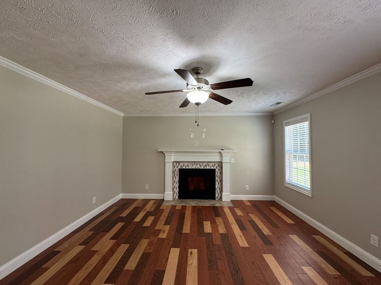 111 Whistling Pines Dr - Photo 5 of 32