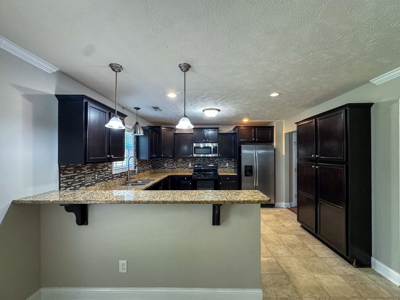 111 Whistling Pines Dr - Photo 7 of 32