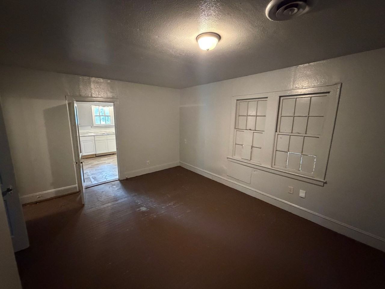 3120 Desoto St - Photo 4 of 11