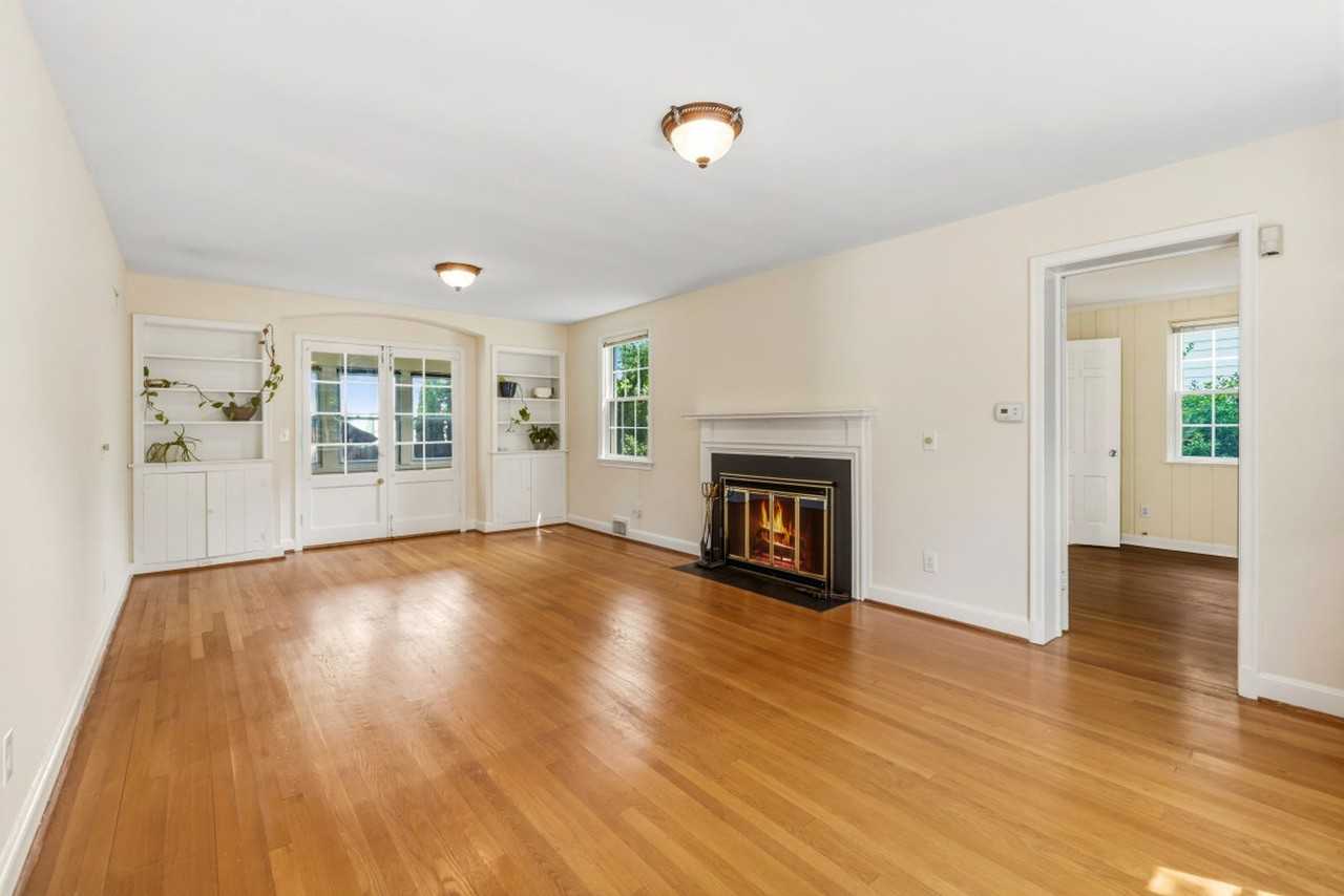 5206 Western Ave - Photo 5 of 37