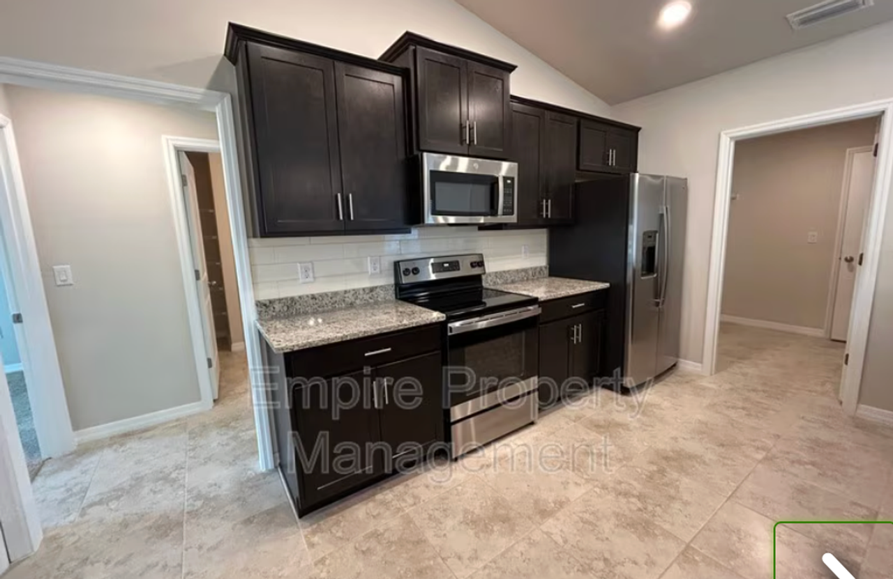4113 Ne 22nd Ave - Photo 6 of 17
