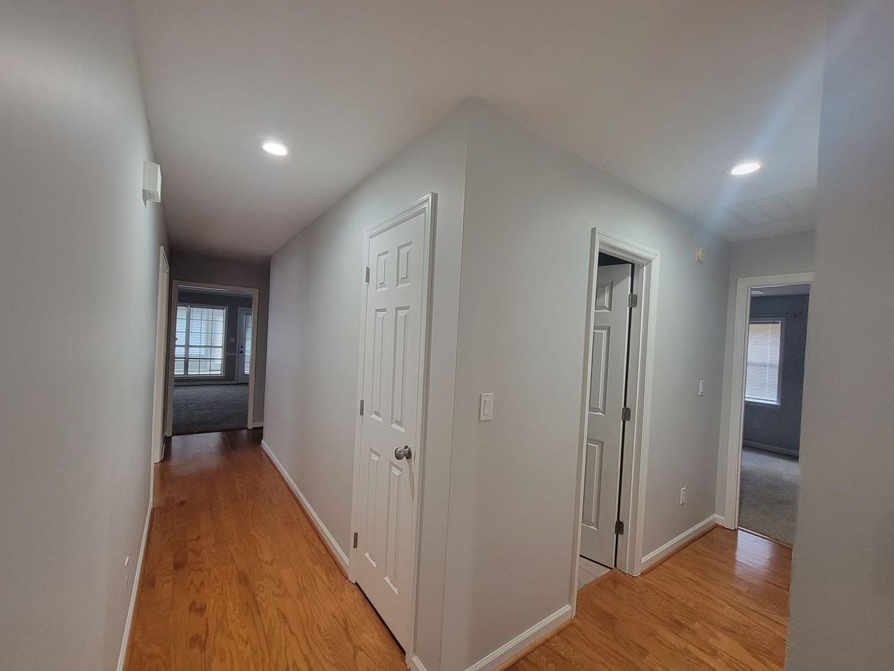 2910 Pointewest Dr - Photo 4 of 27