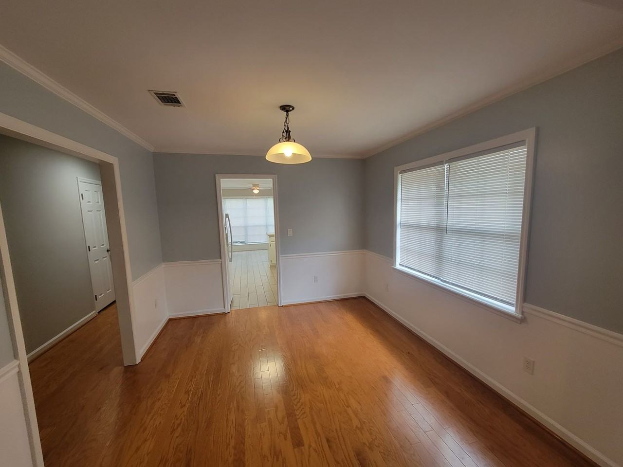 2910 Pointewest Dr - Photo 5 of 27