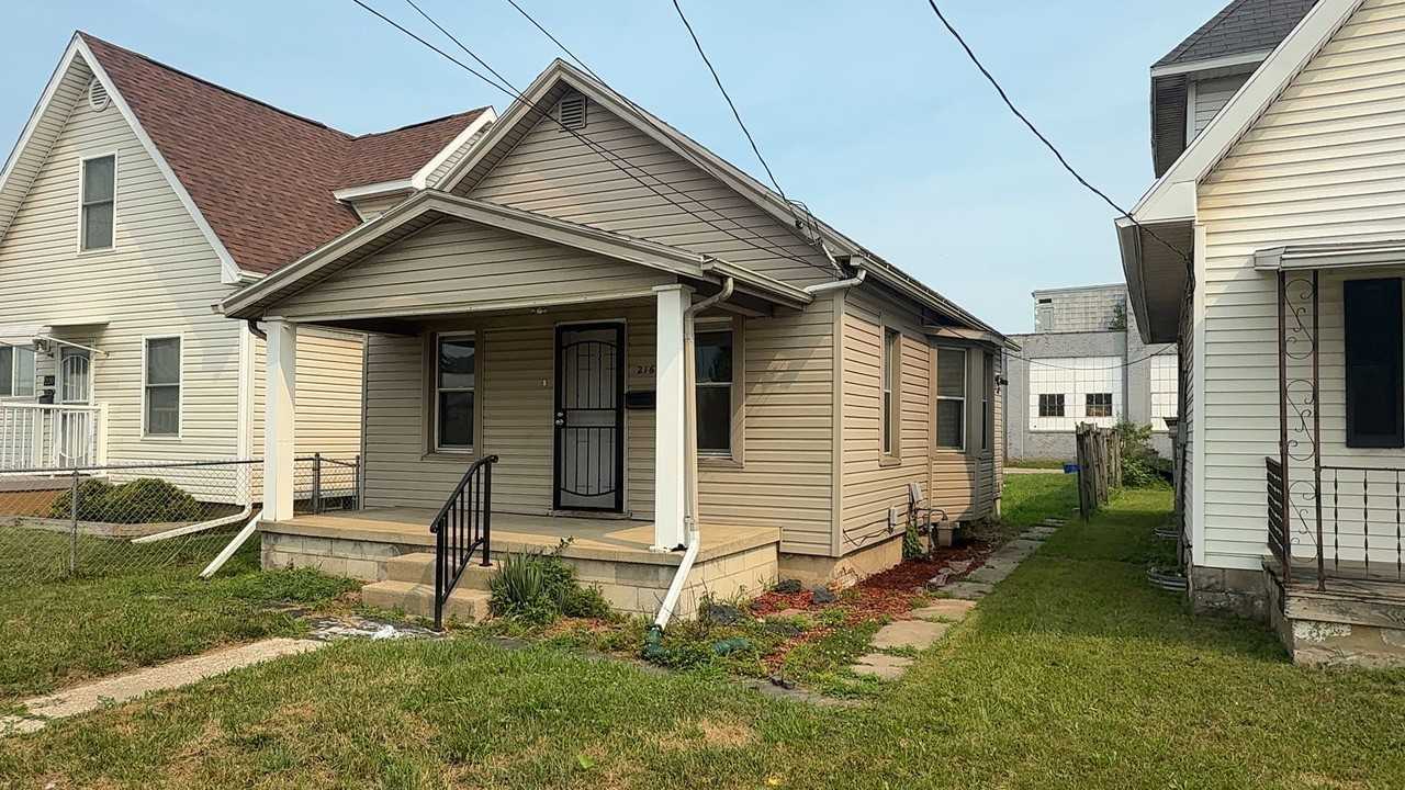 216 W Sylvania Ave - Photo 2 of 14