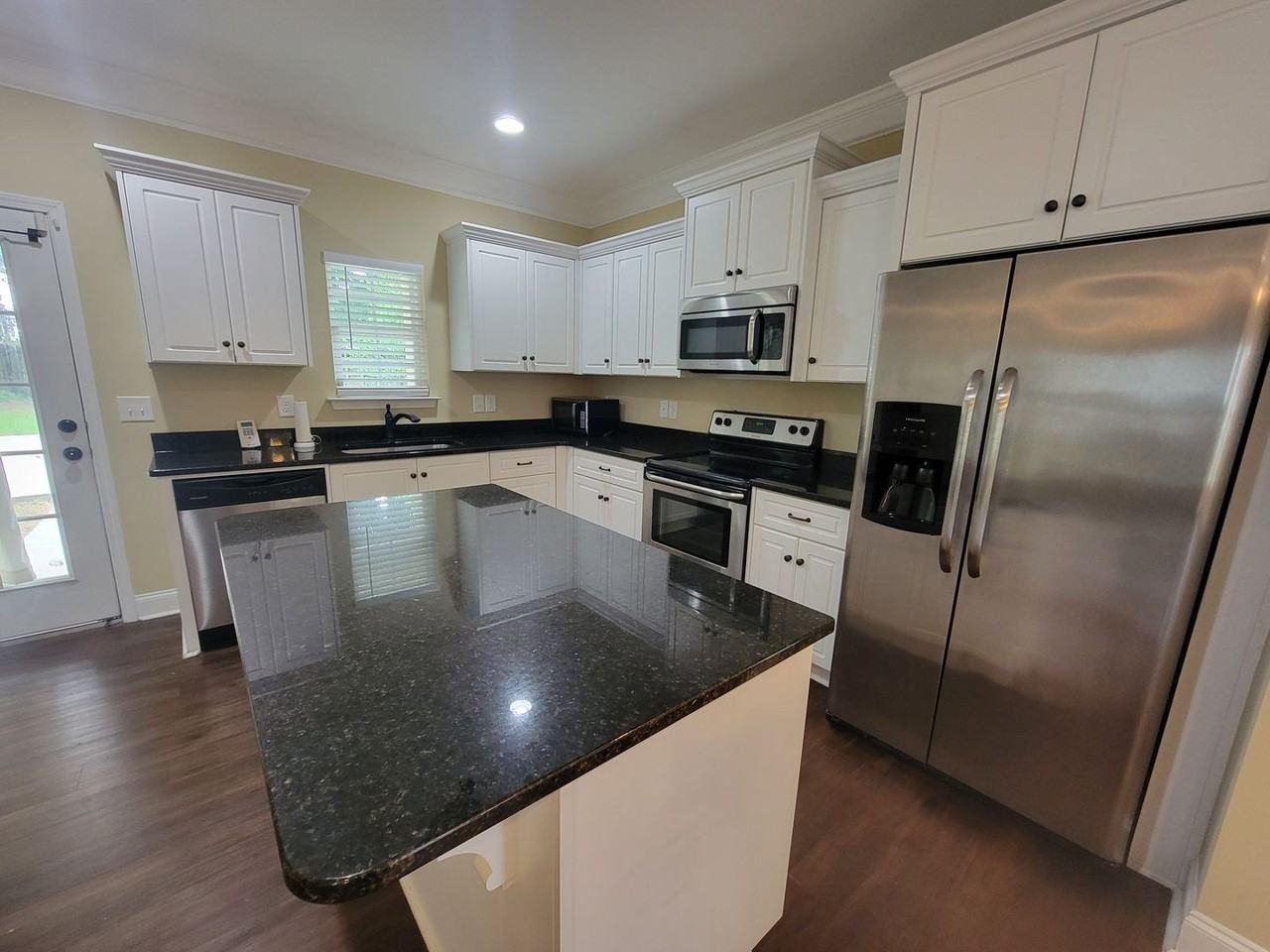 1818 Verdery St - Photo 5 of 23